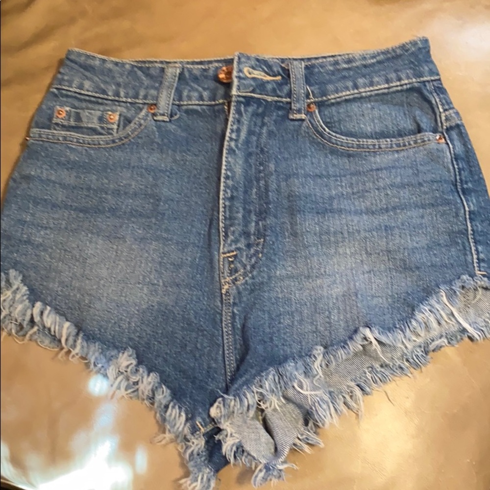 BDG high waist fringed short & blue stretch short